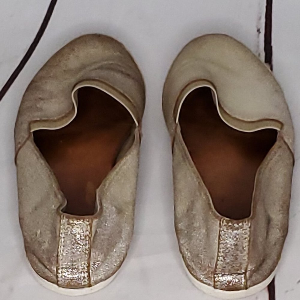 Frye - Picture 2 of 4